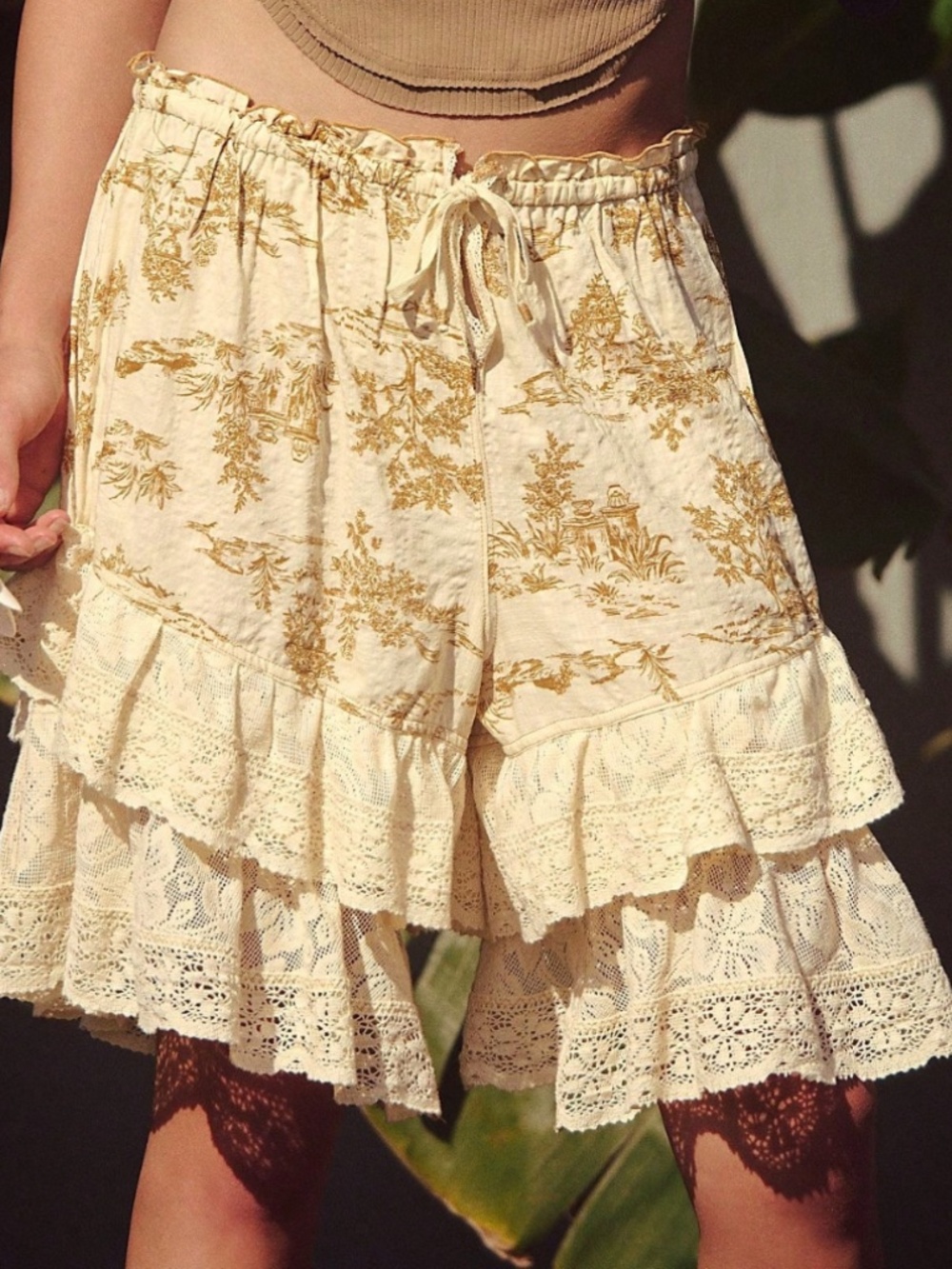 Boho Floral Print Stretchy Waist Tiered Lace Shorts - Picture 4 of 12
